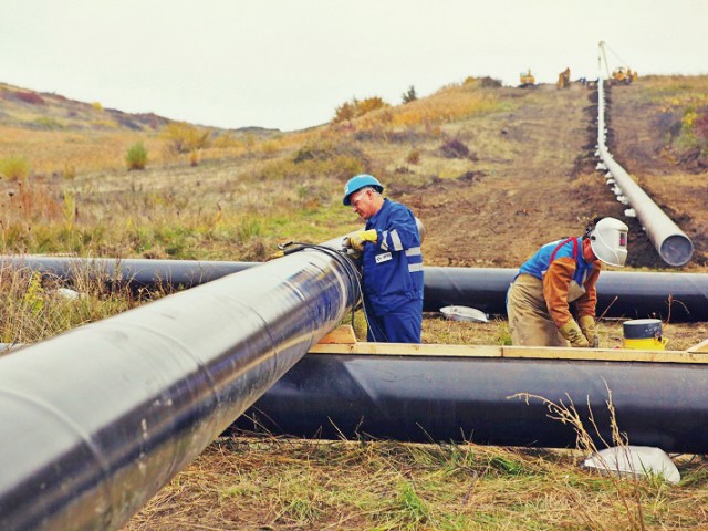 România face pași mici in extinderea reţelei de gaz, apă şi canalizare